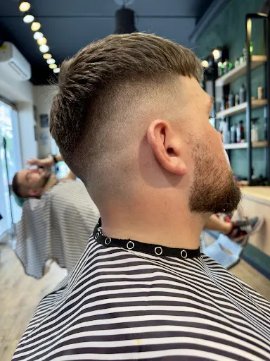 FORMEN Barbershop Fryzjer męski